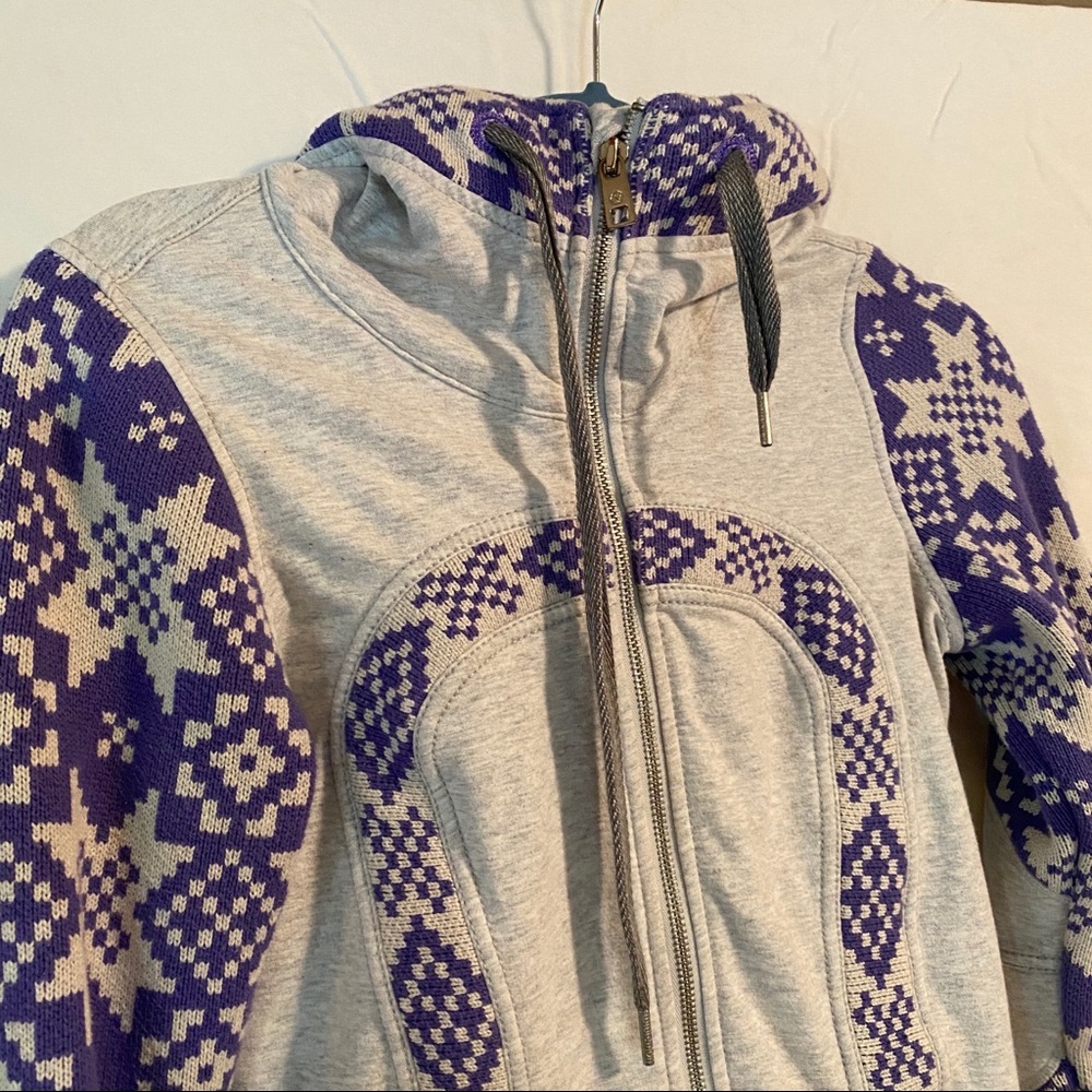 Lululemon Live Simply zip Jacket snowflake print